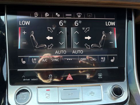 Used 2025 Audi Q7 3.0T Prestige w/ Prestige Package AWD/4WD image 17