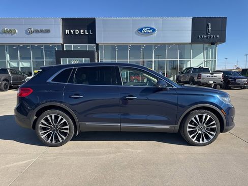 Used 2017 Lincoln MKX Reserve w/ Driver Assistance Package image 2