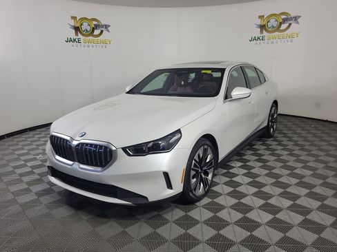 Certified 2026 BMW 540i xDrive AWD/4WD image 3