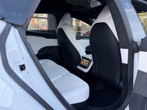 Used 2021 Tesla Model S Plaid image 34