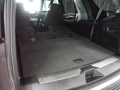 Used 2024 Chevrolet Tahoe High Country AWD/4WD image 19