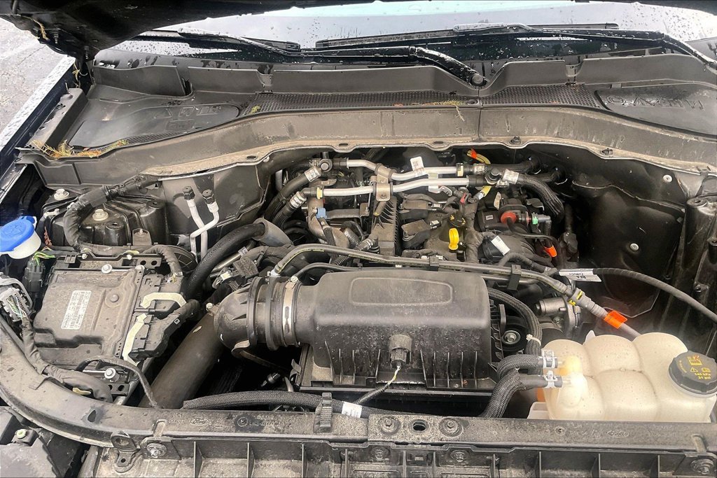 Used 2024 Ford Explorer XLT w/ Equipment Group 202A AWD/4WD image 33
