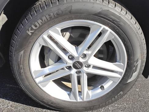 Certified 2025 Audi Q5 e Premium Plus w/ Premium Plus Package image 10