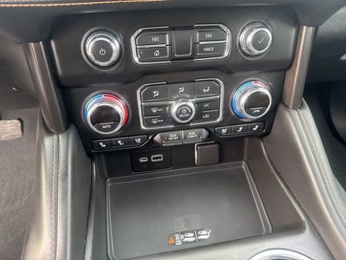 Used 2022 GMC Yukon AT4 AWD/4WD image 22