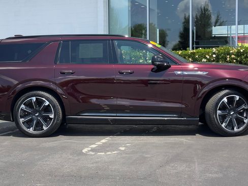 Used 2026 Cadillac Escalade IQL Sport 2 AWD/4WD image 3
