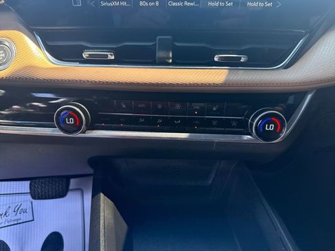 Used 2025 Chevrolet Equinox ACTIV w/ Safety and Technology Package FWD image 22