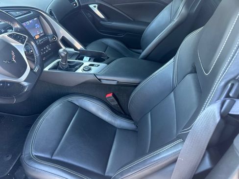 Used 2017 Chevrolet Corvette Stingray Coupe w/ Z51 1LT RWD image 2