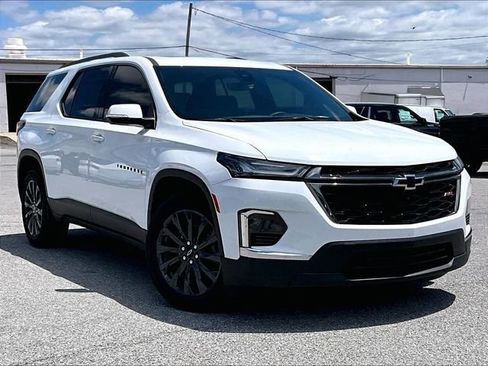 Used 2023 Chevrolet Traverse RS AWD/4WD image 1