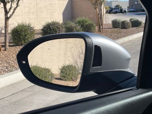 Used 2022 Volkswagen Golf R image 37