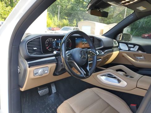 Used 2025 Mercedes-Benz GLS 580 4MATIC image 20