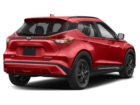 Used 2023 Nissan Kicks SR w/ SR Premium Package FWD image 2
