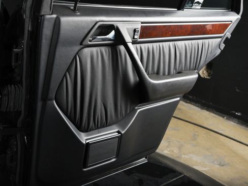 Used 1994 Mercedes-Benz E 500 Sedan image 32