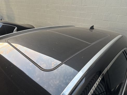 Used 2023 Genesis GV70 2.5T w/ Select Package image 4