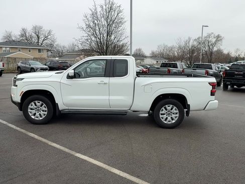 Used 2022 Nissan Frontier SV image 6