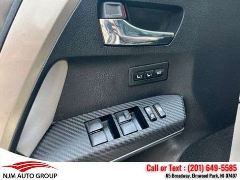 Used 2015 Toyota RAV4 Limited AWD/4WD image 18