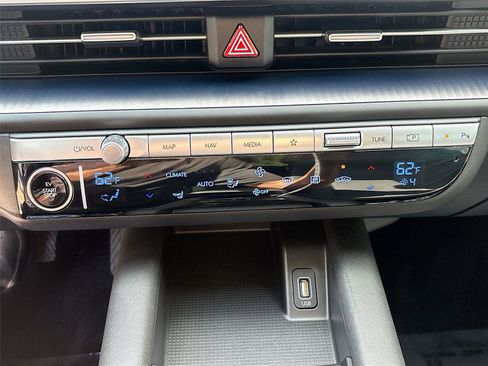 Used 2024 Hyundai Ioniq 6 SEL RWD image 16