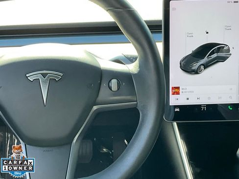 Used 2018 Tesla Model 3 Long Range image 39