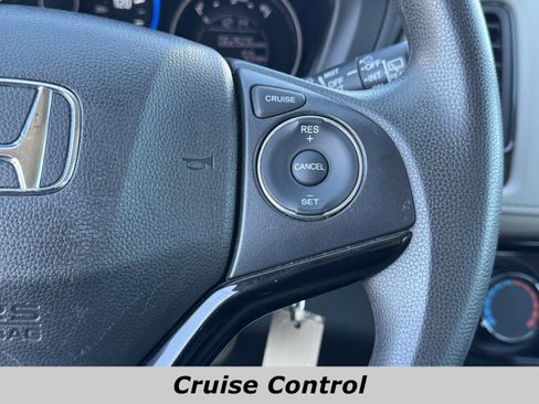 Used 2019 Honda HR-V LX image 8