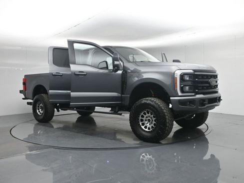 Used 2023 Ford F250 XLT w/ Black Appearance Package image 41