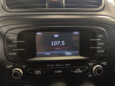 Used 2016 Kia Soul + FWD image 25