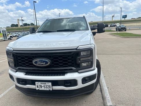 Used 2024 Ford F250 XL w/ STX Appearance Package AWD/4WD image 2