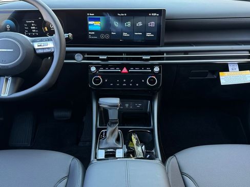 Certified 2025 Hyundai Santa Cruz SEL image 5