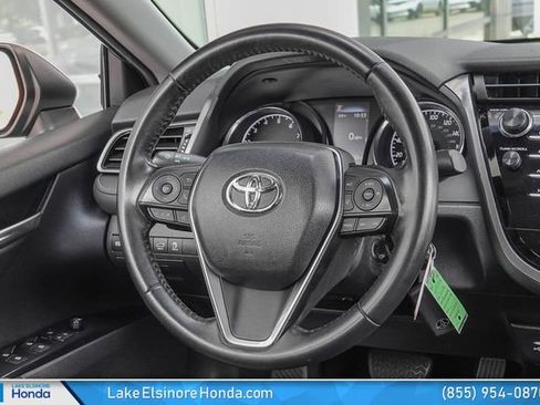 Used 2019 Toyota Camry SE FWD image 22