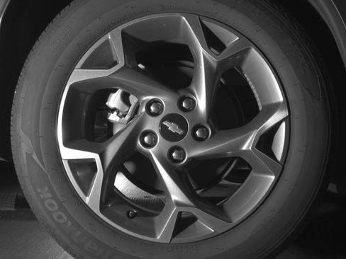 Used 2025 Chevrolet Trax LT FWD image 15
