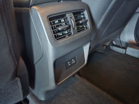 Used 2022 Nissan Rogue SV FWD image 26