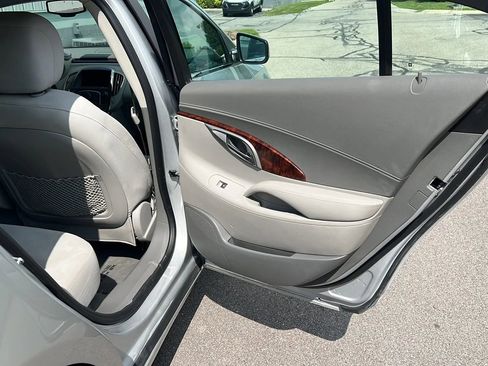Used 2012 Buick LaCrosse Convenience image 17
