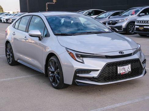 Certified 2026 Toyota Corolla SE FWD image 3