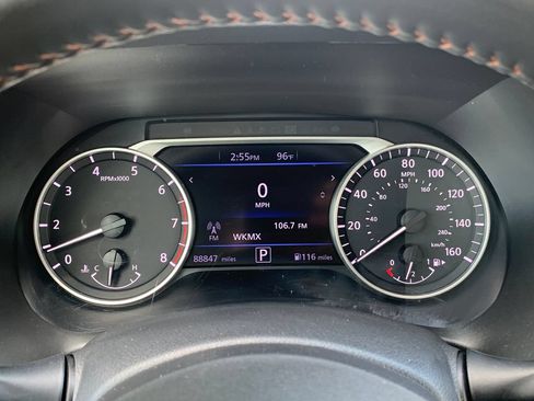 Used 2022 Nissan Sentra SR w/ Midnight Edition FWD image 9