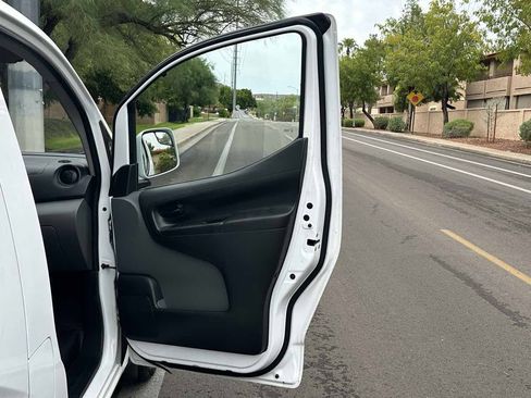 Used 2017 Nissan NV200 SV w/ Technology Package FWD image 36