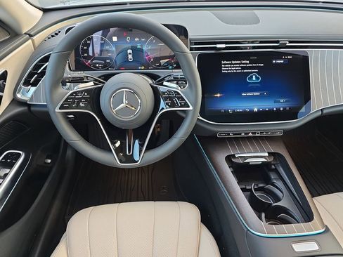 New 2026 Mercedes-Benz E 350 4MATIC Sedan image 17