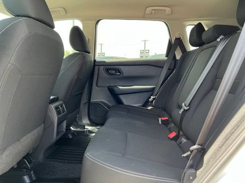 Used 2024 Nissan Rogue S AWD/4WD image 17