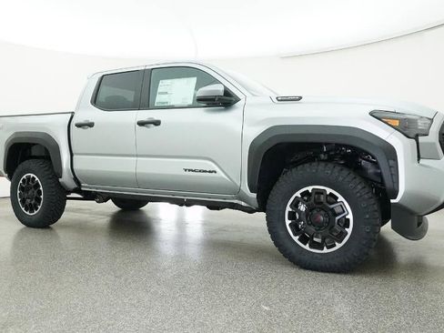 New 2025 Toyota Tacoma TRD Off-Road image 28