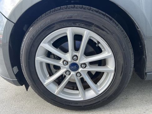 Used 2017 Ford Focus SE FWD image 26