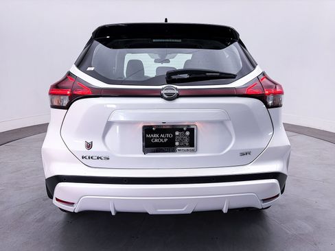 Used 2024 Nissan Kicks SR FWD image 12
