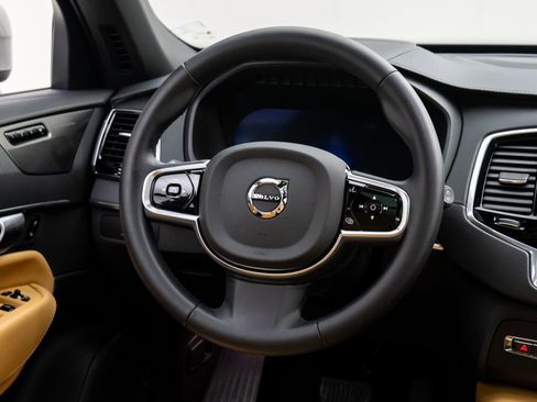 Used 2024 Volvo XC90 B6 Ultimate image 11