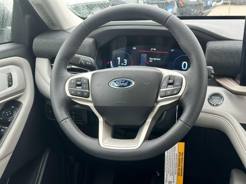 New 2026 Ford Explorer Active w/ Active Comfort Package image 8