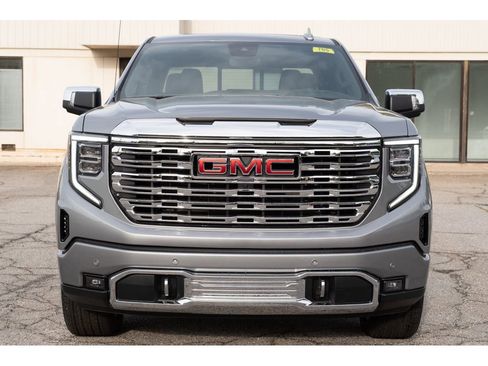New 2026 GMC Sierra 1500 Denali w/ Denali Reserve Package AWD/4WD image 3