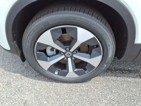 New 2025 Volvo XC40 B5 Core w/ Climate Package image 11