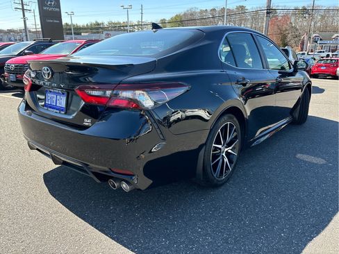 Used 2023 Toyota Camry SE w/ Cold Weather Package AWD/4WD image 29