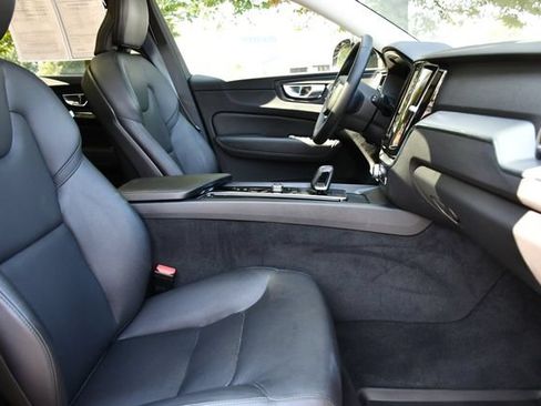 Certified 2024 Volvo XC60 B5 Core w/ Climate Package AWD/4WD image 31