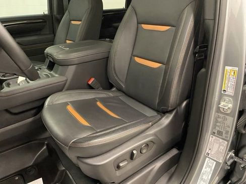 Used 2025 GMC Sierra 2500 AT4 w/ AT4 Premium Plus Package AWD/4WD image 13