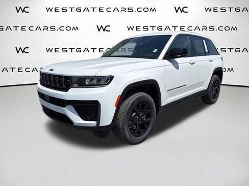 New 2026 Jeep Grand Cherokee Altitude RWD image 1