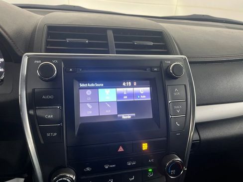 Used 2017 Toyota Camry SE image 64