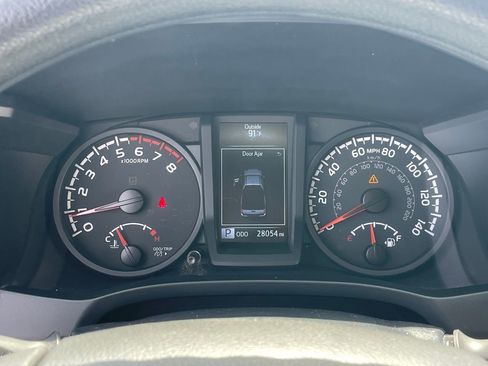 Used 2023 Toyota Tacoma SR w/ SR Convenience Package image 8