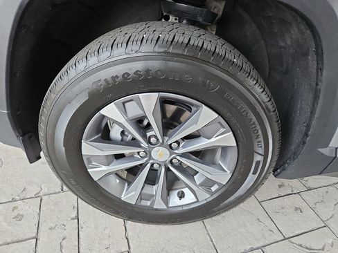 Used 2026 Chevrolet Equinox LT FWD image 32