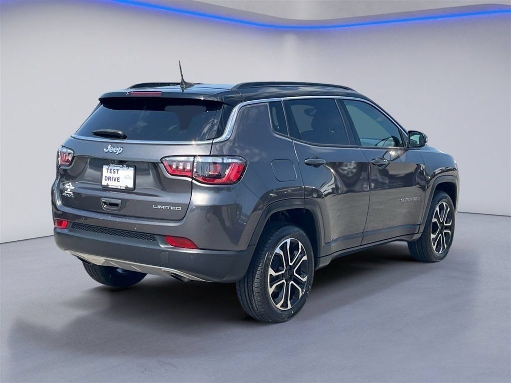 Used 2023 Jeep Compass Limited w/ Sun and Sound Group AWD/4WD image 6